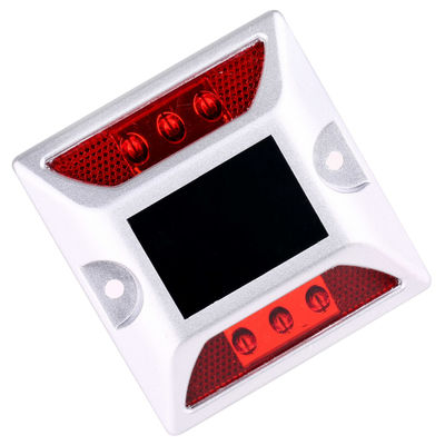 RoHS ha certificato il quadrato perni solari della strada dei 800 tester LED, riflettori solari della strada